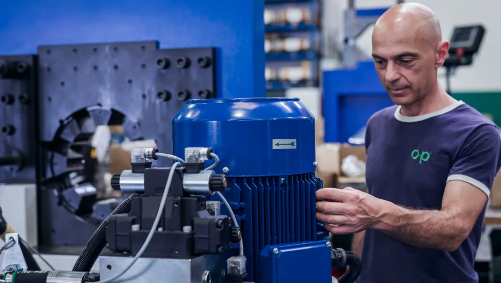 We develop solutions for the hydraulic hose and rigid tube processing.